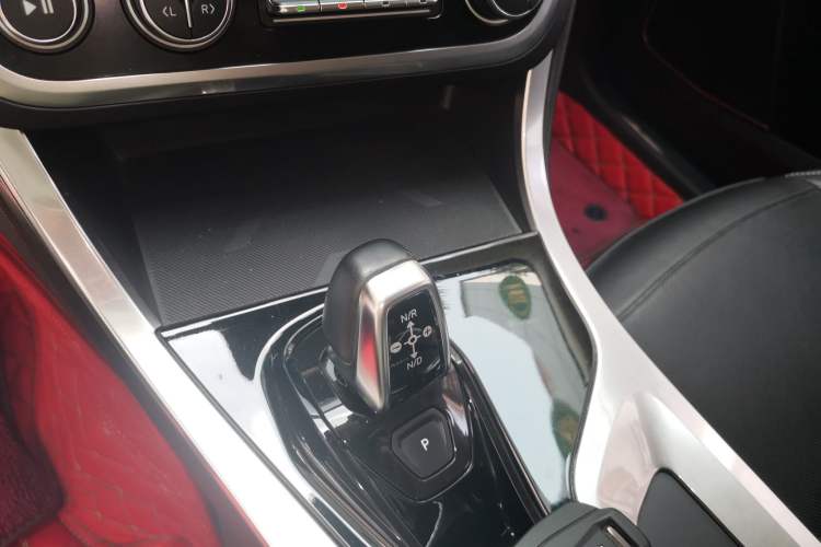 Used Lynk & Co 01 2017 2.0T Two-Wheel Drive Pro Edition Gear Lever