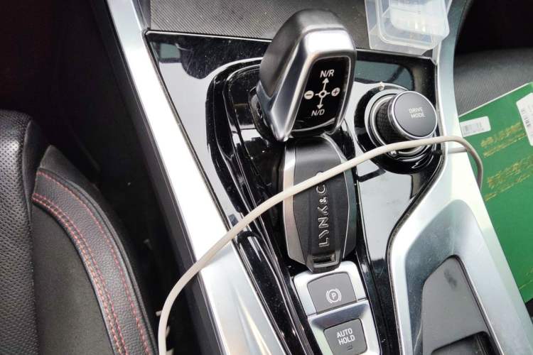 Used Lynk & Co 01 2017 2.0T Four-Wheel Drive Pro Edition Gear Lever