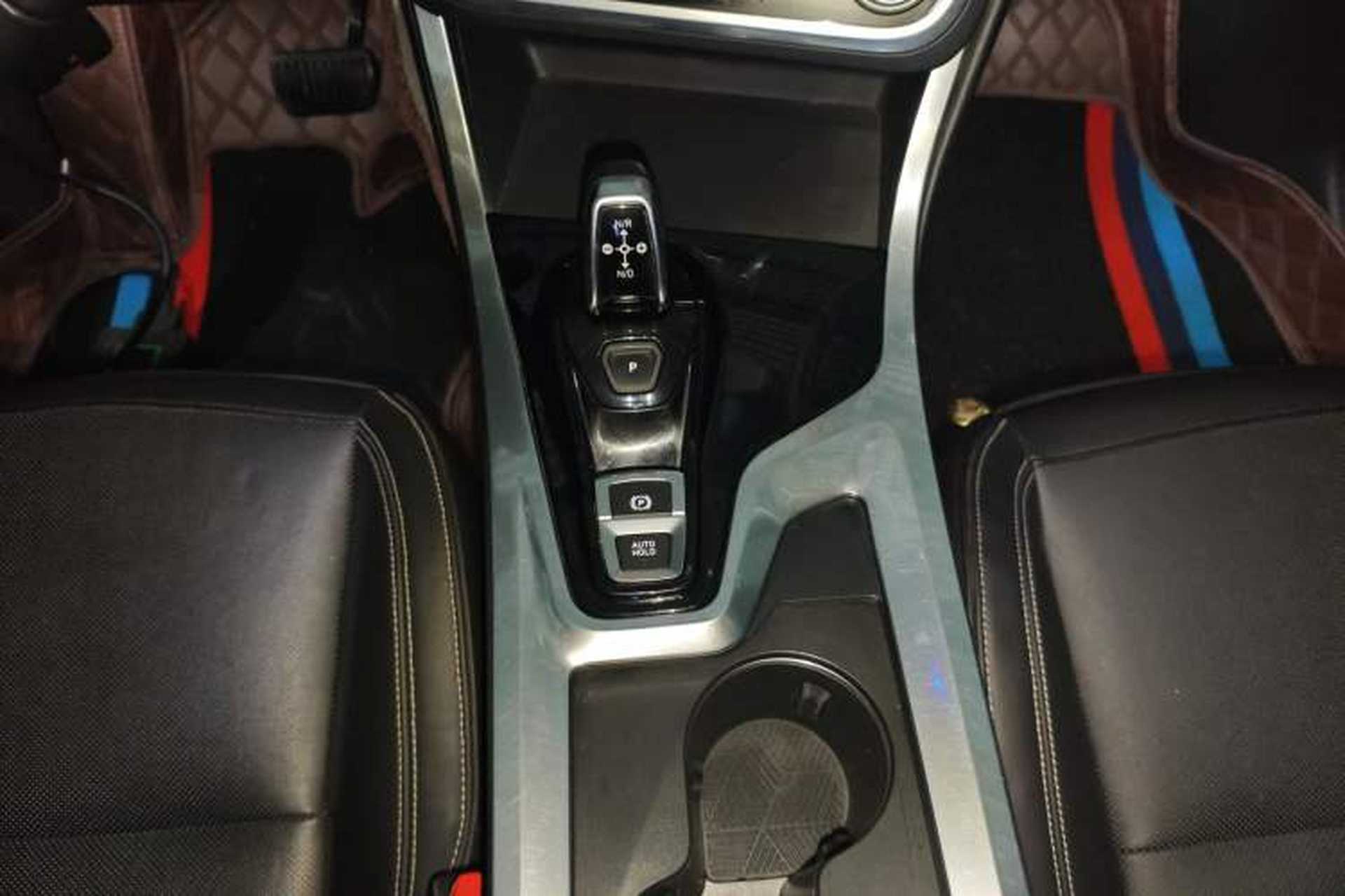 Used Lynk & Co 01 2017 2.0T Two-Wheel Drive Pro Edition Gear Lever