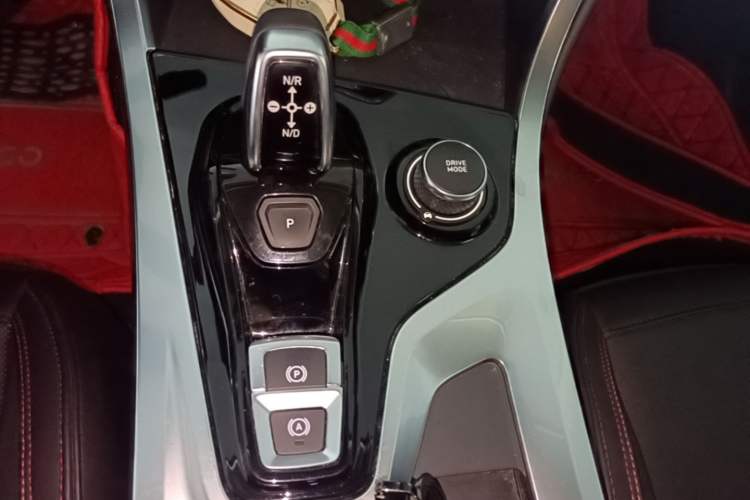 Used Lynk & Co 01 2017 2.0T Four-Wheel Drive Pro Edition Gear Lever