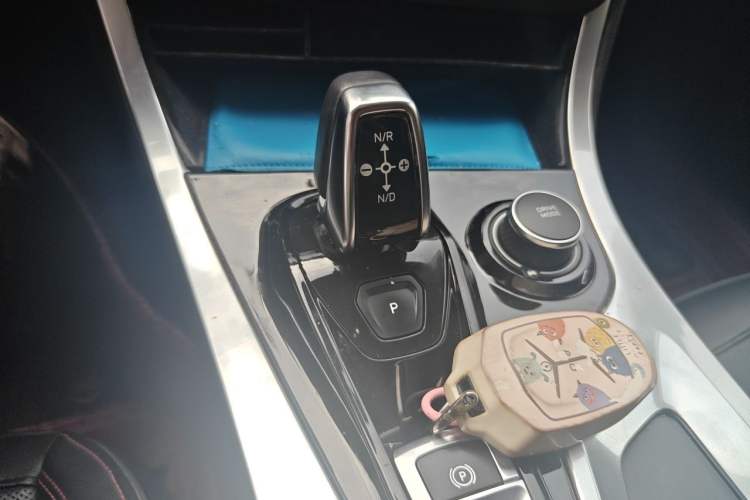 Used Lynk & Co 01 2017 2.0T Four-Wheel Drive Pro Edition Gear Lever