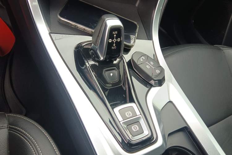 Used Lynk & Co 01 2017 2.0T Two-Wheel-Drive Version Gear Lever