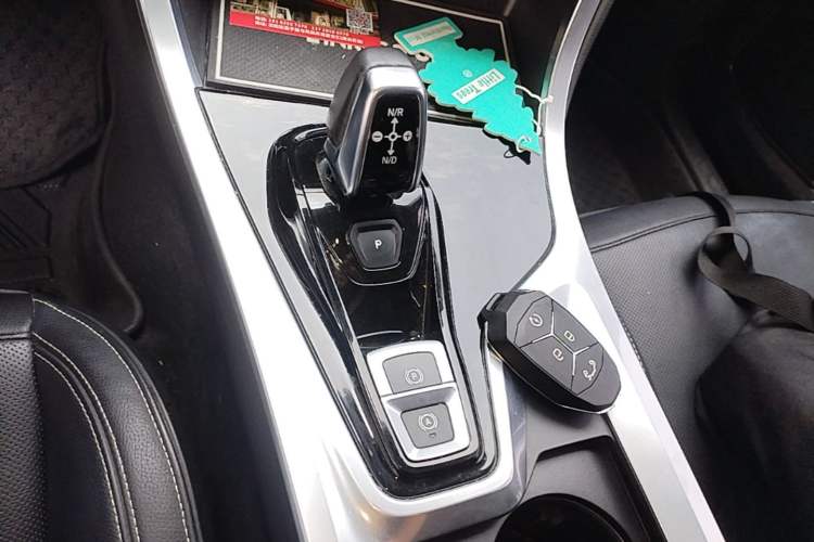Used Lynk & Co 01 2017 2.0T Two-Wheel Drive Pro Edition Gear Lever