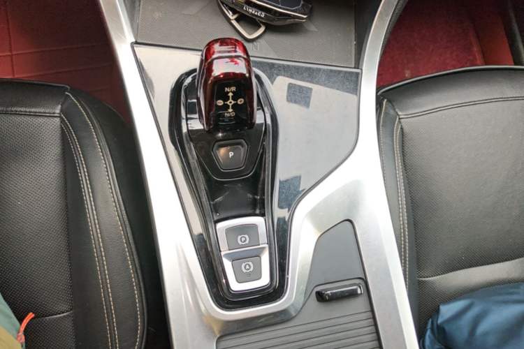 Used Lynk & Co 01 2017 2.0T Two-Wheel Drive Pro Edition Gear Lever