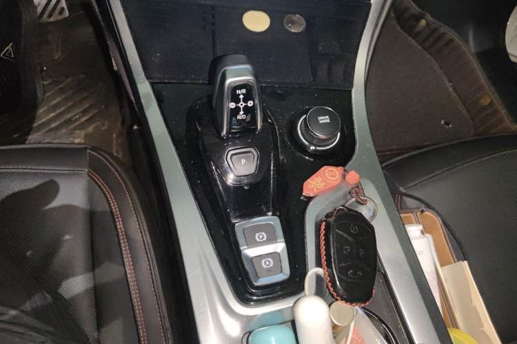 Used Lynk & Co 01 2017 2.0T Four-Wheel Drive Pro Edition Gear Lever
