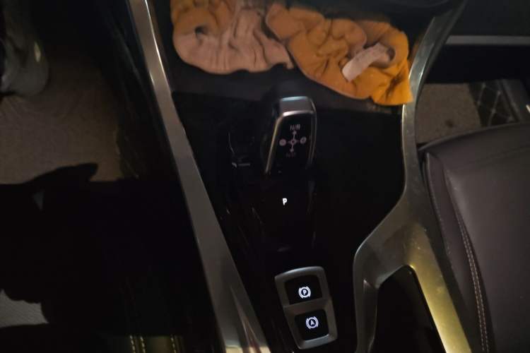 Used Lynk & Co 01 2017 2.0T Two-Wheel Drive Pro Edition Gear Lever