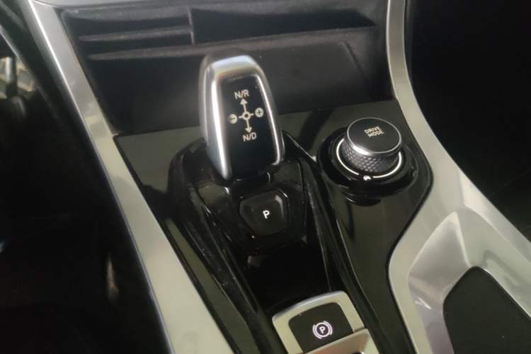 Used Lynk & Co 01 2017 2.0T Four-Wheel Drive Pro Edition Gear Lever