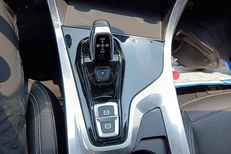 Used Lynk & Co 01 2017 2.0T Two-Wheel Drive Pro Edition Gear Lever