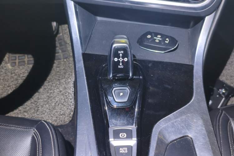 Used Lynk & Co 01 2017 2.0T Two-Wheel Drive Pro Edition Gear Lever