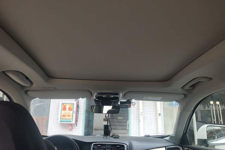 Used Lynk & Co 01 2017 2.0T Two-Wheel Drive Pro Edition Headliner