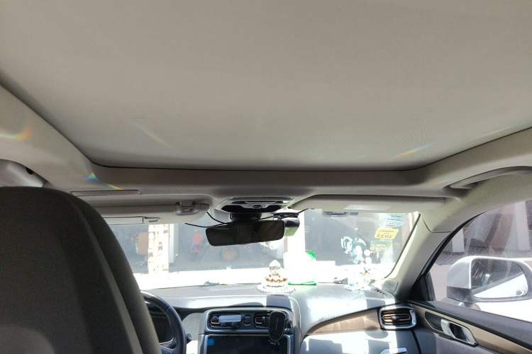 Used Lynk & Co 01 2017 2.0T Two-Wheel Drive Pro Edition Headliner
