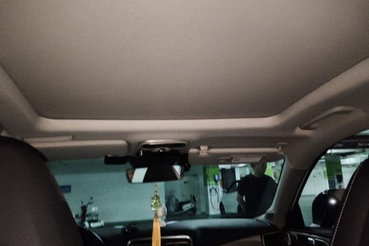 Used Lynk & Co 01 2017 2.0T Two-Wheel Drive Pro Edition Headliner