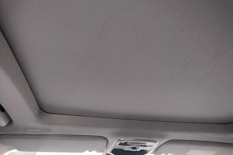 Used Lynk & Co 01 2017 2.0T Two-Wheel Drive Pro Edition Headliner