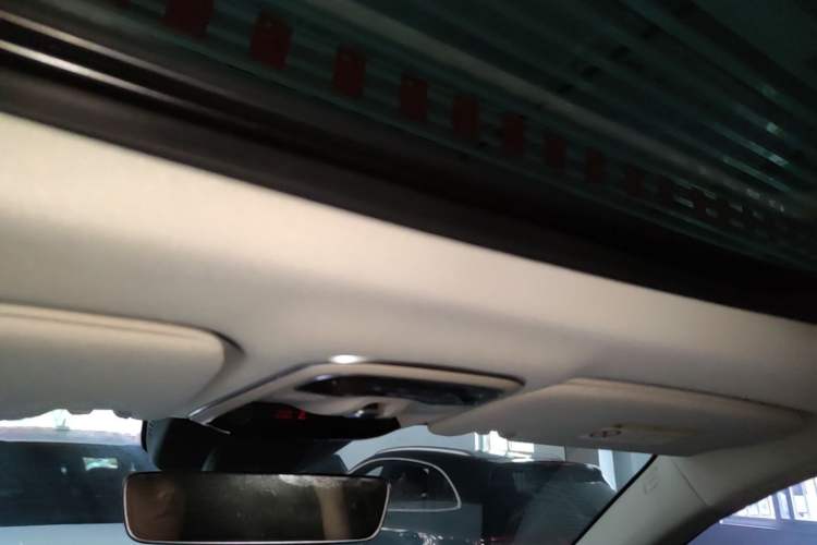 Used Lynk & Co 01 2017 2.0T Two-Wheel Drive Pro Edition Headliner