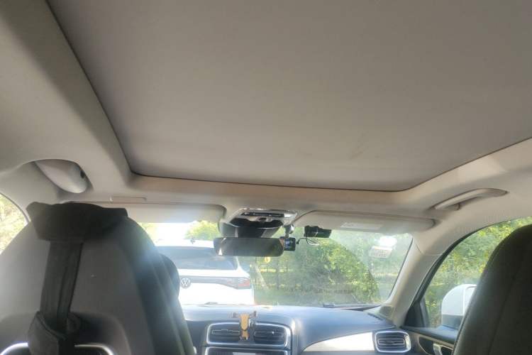 Used Lynk & Co 01 2017 2.0T Two-Wheel Drive Pro Edition Headliner