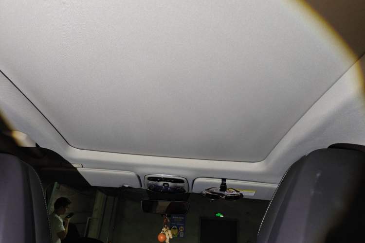 Used Lynk & Co 01 2017 2.0T Two-Wheel Drive Pro Edition Headliner