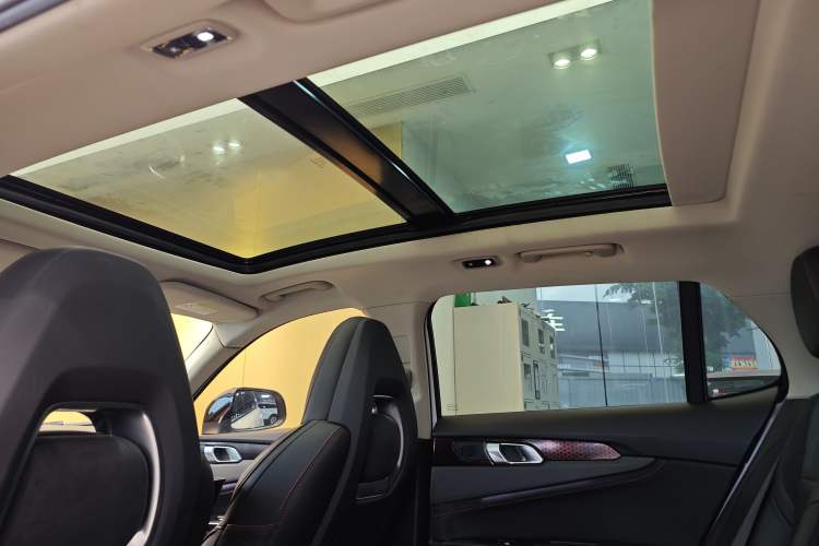 Used Lynk & Co 01 2017 2.0T Four-Wheel Drive Pro Edition Headliner