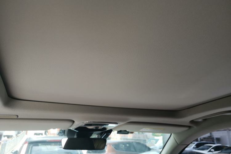 Used Lynk & Co 01 2017 2.0T Two-Wheel Drive Pro Edition Headliner