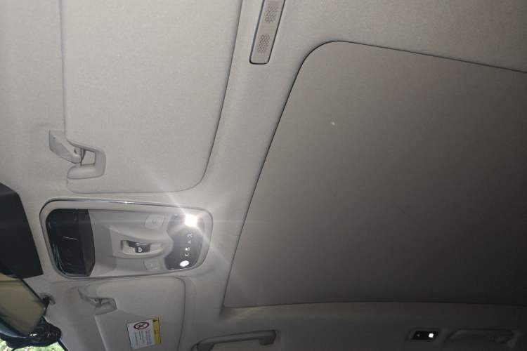Used Lynk & Co 01 2017 2.0T Two-Wheel Drive Pro Edition Headliner