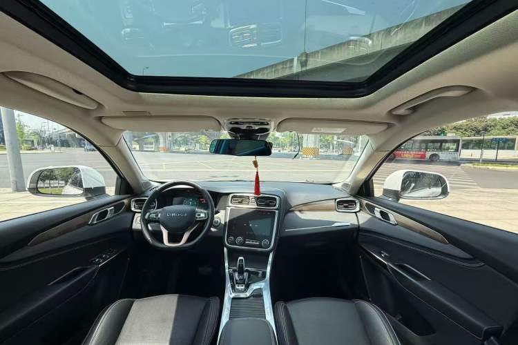 Used Lynk & Co 01 2017 2.0T Two-Wheel Drive Pro Edition Headliner