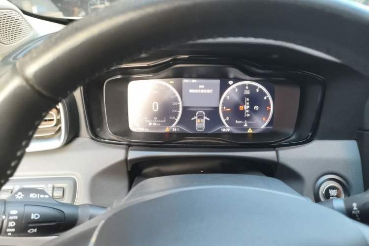 Used Lynk & Co 01 2017 2.0T Two-Wheel-Drive Version Instrument Cluster
