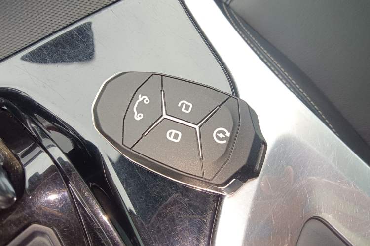 Used Lynk & Co 01 2017 2.0T Two-Wheel-Drive Version Interior 1