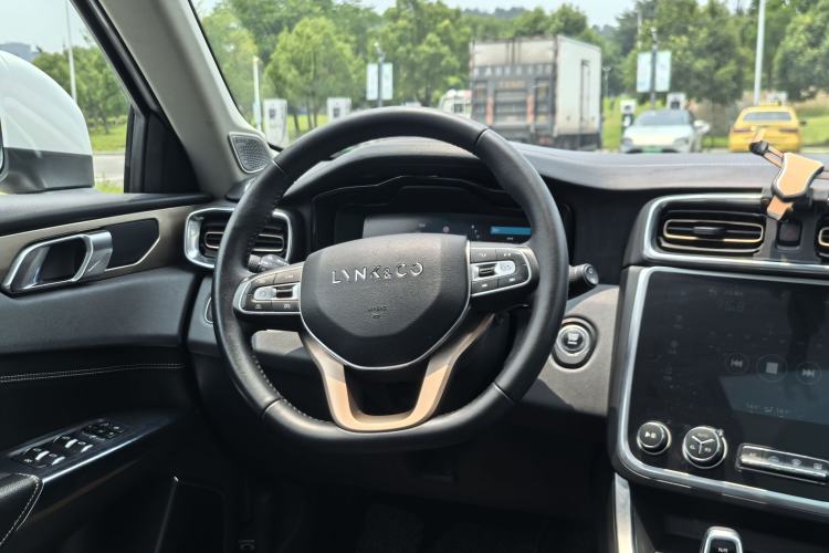 Used Lynk & Co 01 2017 2.0T Two-Wheel Drive Pro Edition Interior 1