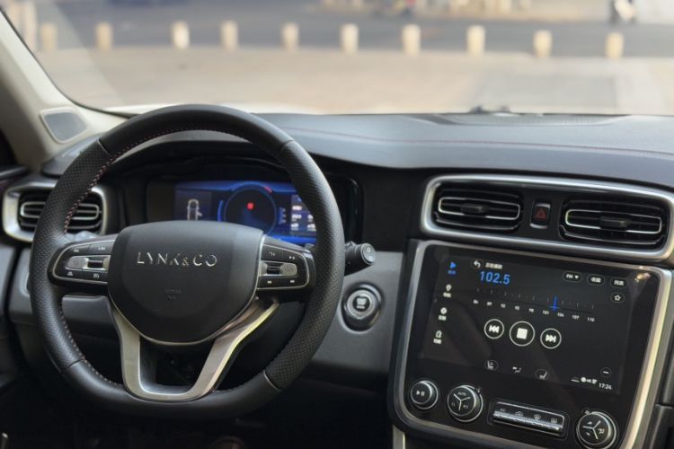 Used Lynk & Co 01 2017 2.0T Four-Wheel Drive Pro Edition Interior 2