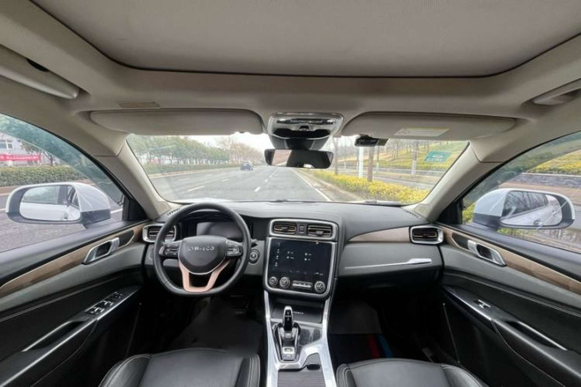 Used Lynk & Co 01 2017 2.0T Two-Wheel-Drive Version Interior 2