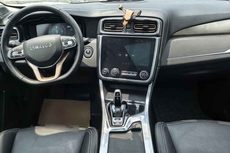Used Lynk & Co 01 2017 2.0T Two-Wheel Drive Pro Edition Interior 2