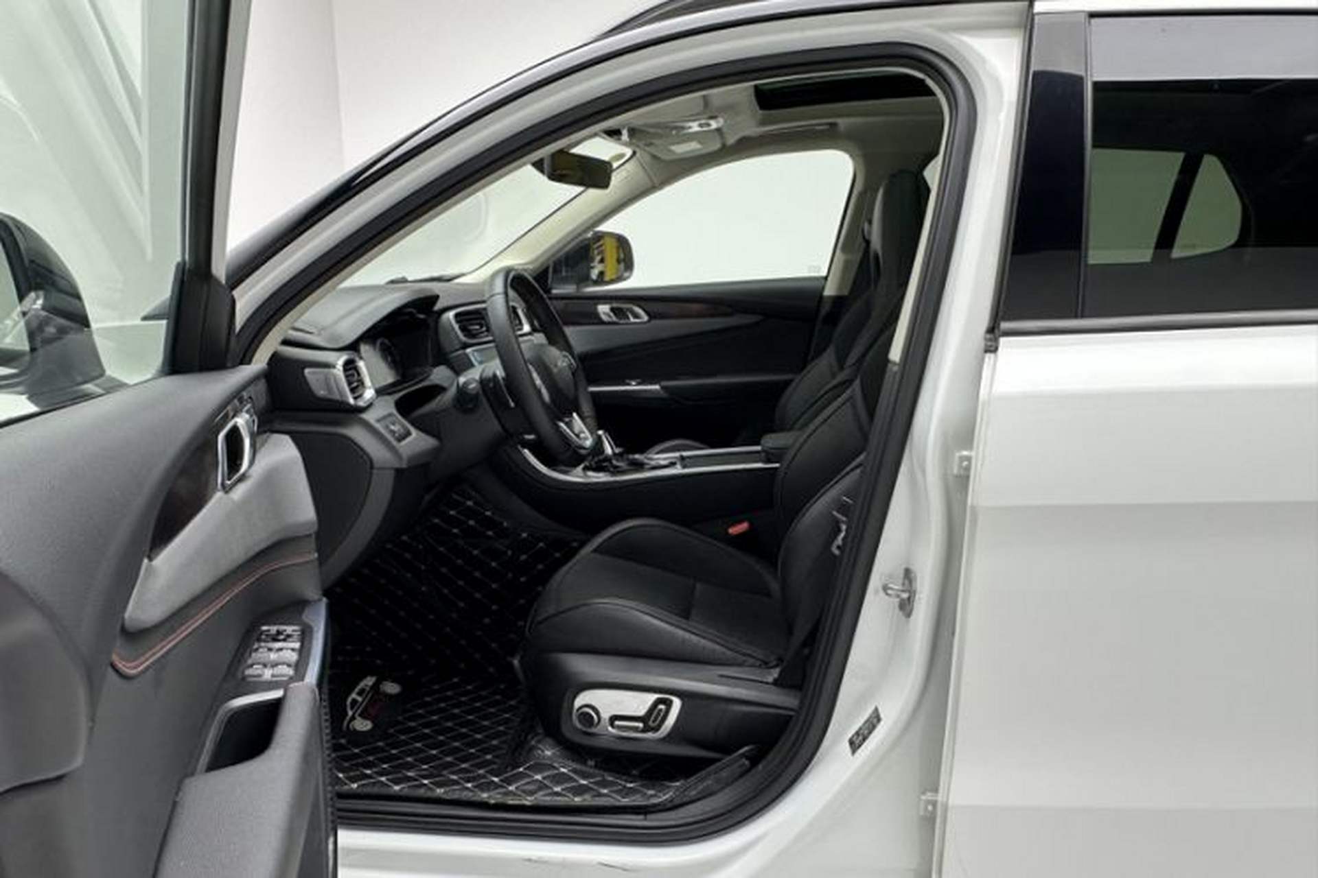 Used Lynk & Co 01 2017 2.0T Four-Wheel Drive Pro Edition Interior 3