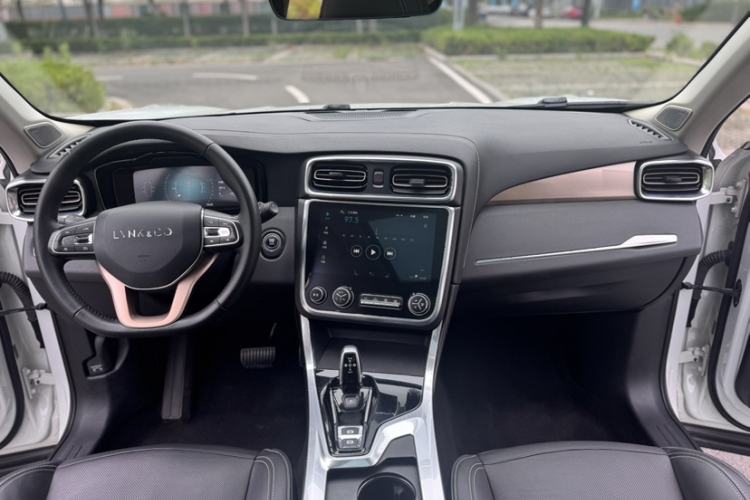 Used Lynk & Co 01 2017 2.0T Two-Wheel Drive Pro Edition Interior 3