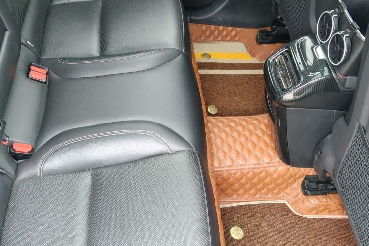 Used Lynk & Co 01 2017 2.0T Two-Wheel Drive Pro Edition Interior 3