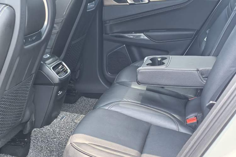 Used Lynk & Co 01 2017 2.0T Two-Wheel Drive Pro Edition Interior 3