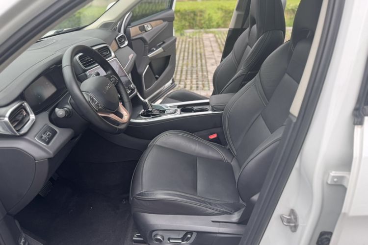 Used Lynk & Co 01 2017 2.0T Two-Wheel Drive Pro Edition Interior 4