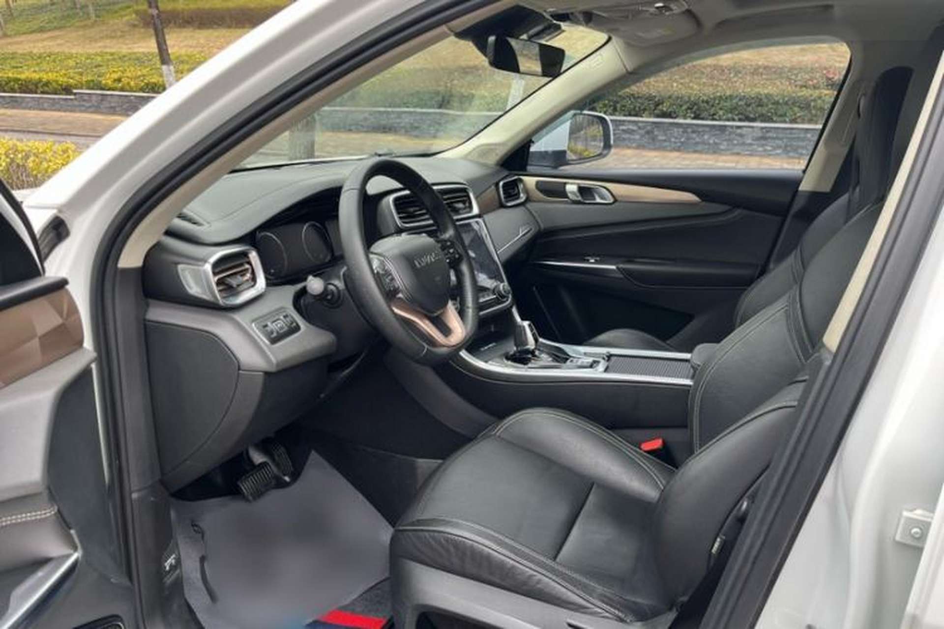 Used Lynk & Co 01 2017 2.0T Two-Wheel-Drive Version Interior 4