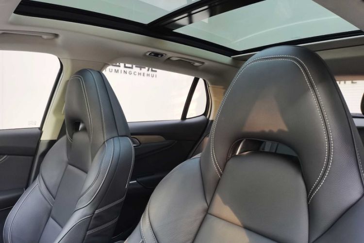 Used Lynk & Co 01 2017 2.0T Two-Wheel-Drive Version Interior 4