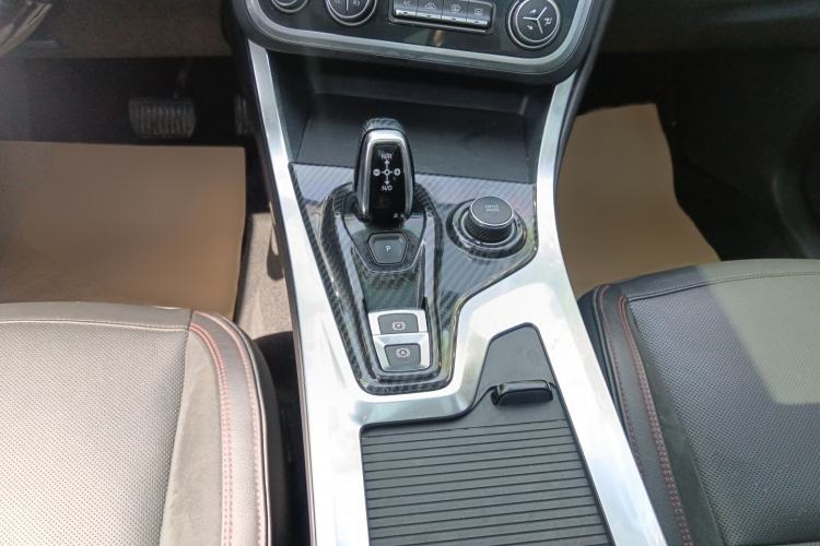 Used Lynk & Co 01 2017 2.0T Four-Wheel Drive Pro Edition Interior 4