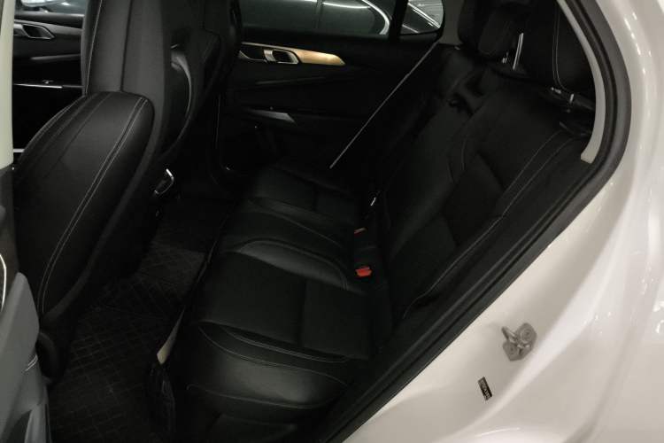 Used Lynk & Co 01 2017 2.0T Two-Wheel-Drive Version Interior 4