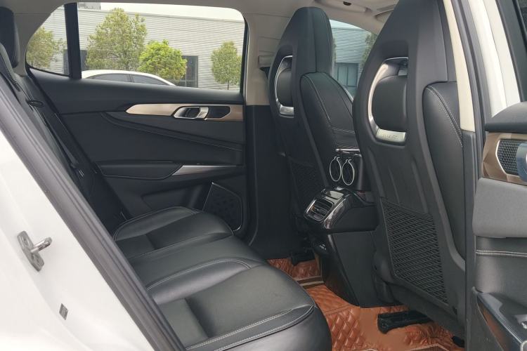 Used Lynk & Co 01 2017 2.0T Two-Wheel Drive Pro Edition Interior 6