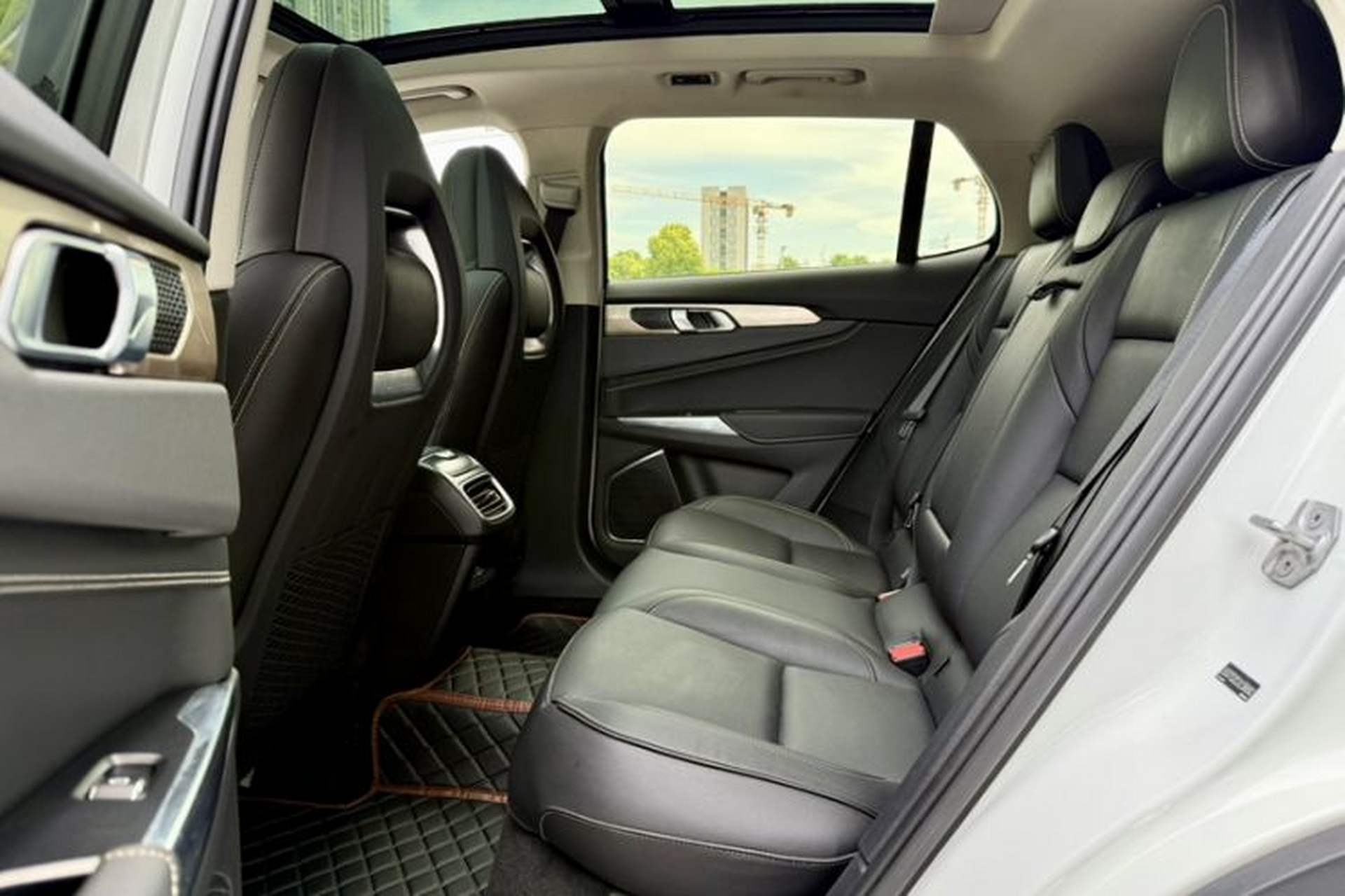 Used Lynk & Co 01 2017 2.0T Two-Wheel Drive Pro Edition Interior 6