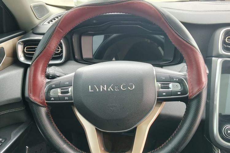 Used Lynk & Co 01 2017 2.0T Two-Wheel Drive Pro Edition Interior 9