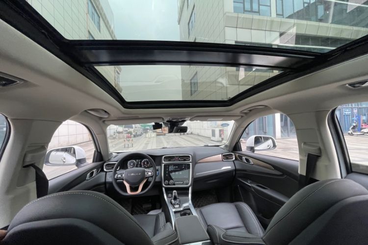 Used Lynk & Co 01 2017 2.0T Two-Wheel Drive Pro Edition Interior 9