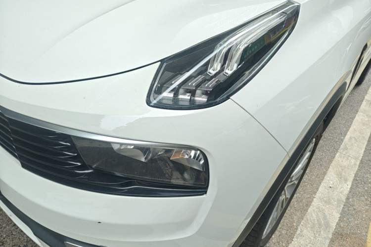 Used Lynk & Co 01 2017 2.0T Two-Wheel-Drive Version Left Front Headlight