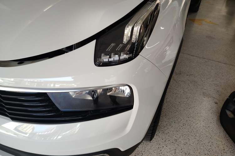 Used Lynk & Co 01 2017 2.0T Two-Wheel-Drive Version Left Front Headlight