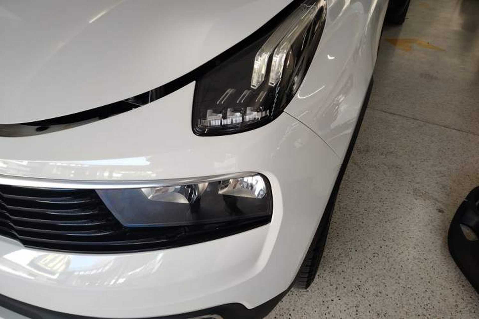 Used Lynk & Co 01 2017 2.0T Two-Wheel-Drive Version Left Front Headlight