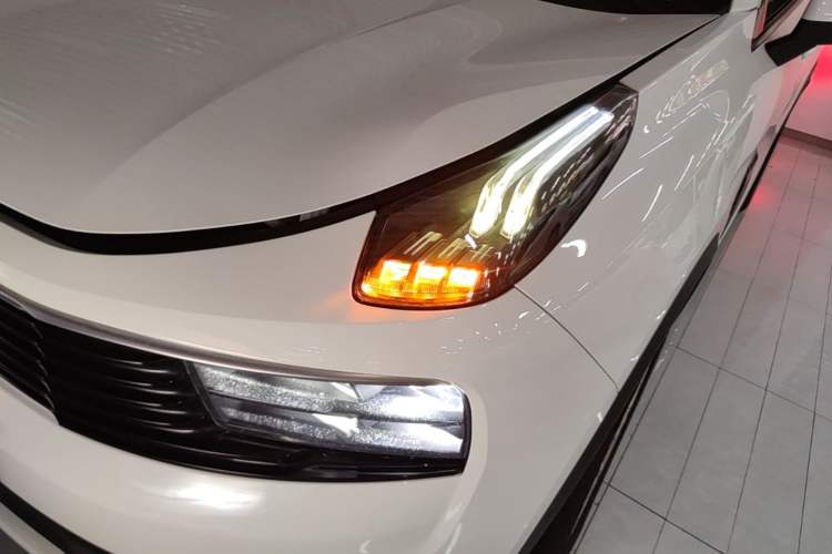 Used Lynk & Co 01 2017 2.0T Two-Wheel Drive Pro Edition Left Front Headlight