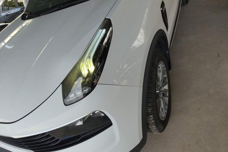 Used Lynk & Co 01 2017 2.0T Two-Wheel-Drive Version Left Front Headlight