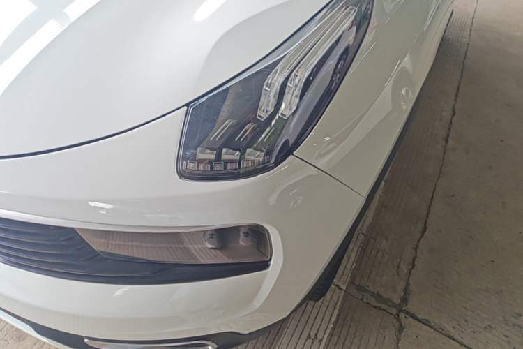 Used Lynk & Co 01 2017 2.0T Two-Wheel-Drive Version Left Front Headlight
