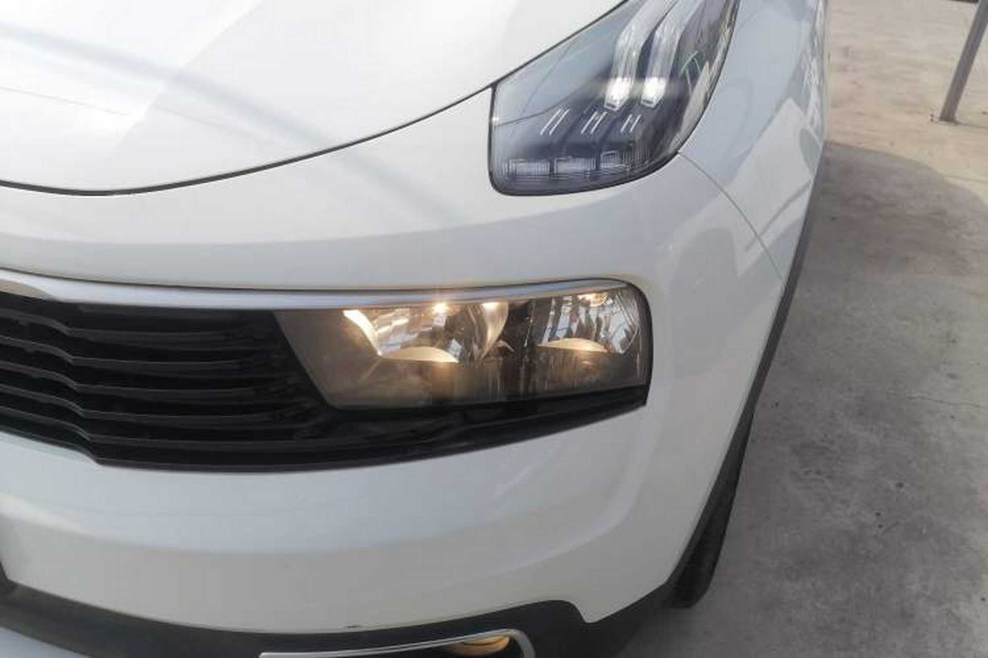 Used Lynk & Co 01 2017 2.0T Two-Wheel-Drive Version Left Front Headlight